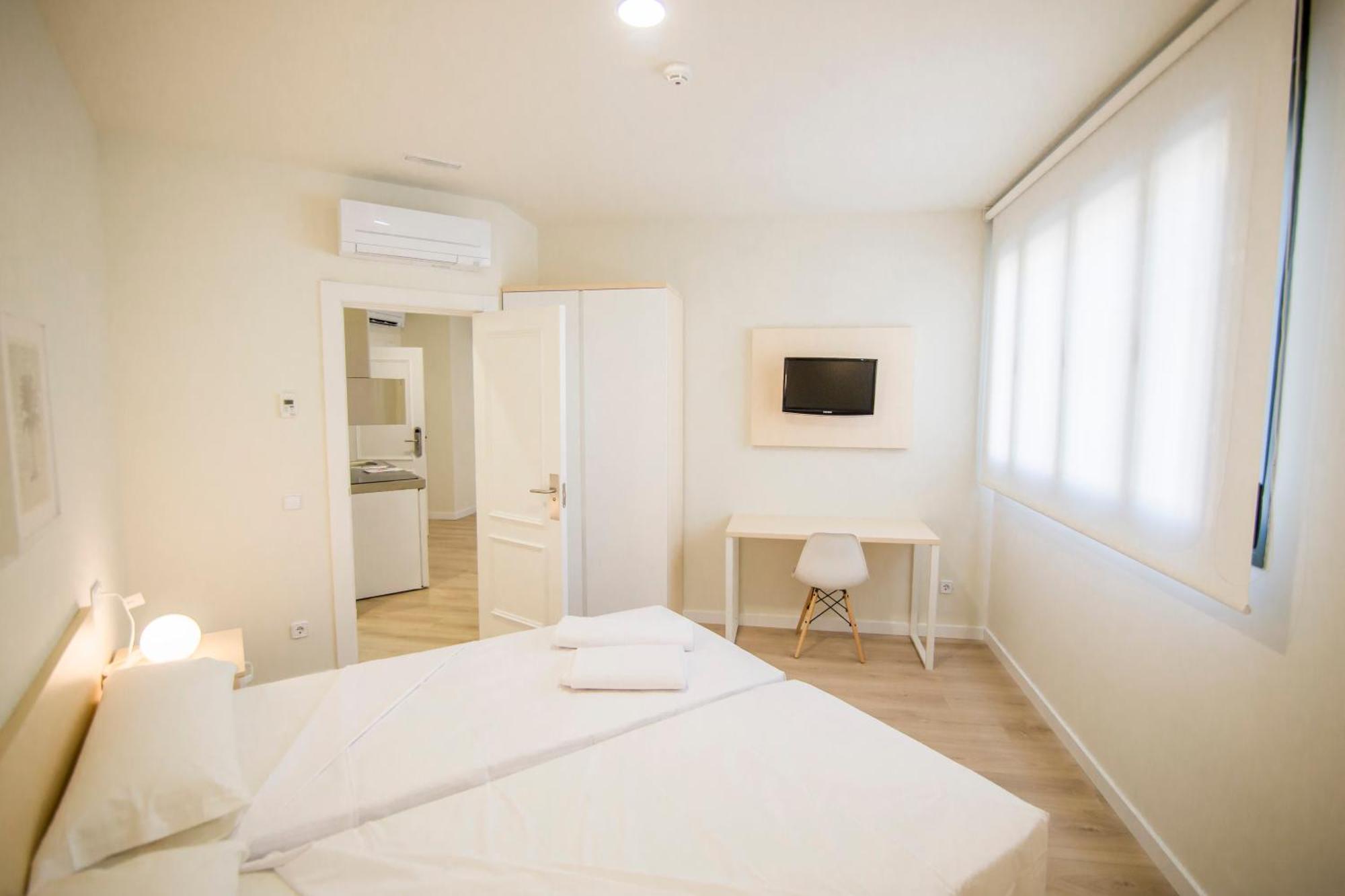 Apartamentos Plaza De Santiago - Estudios Turisticos - 1 Llave Pinto Extérieur photo