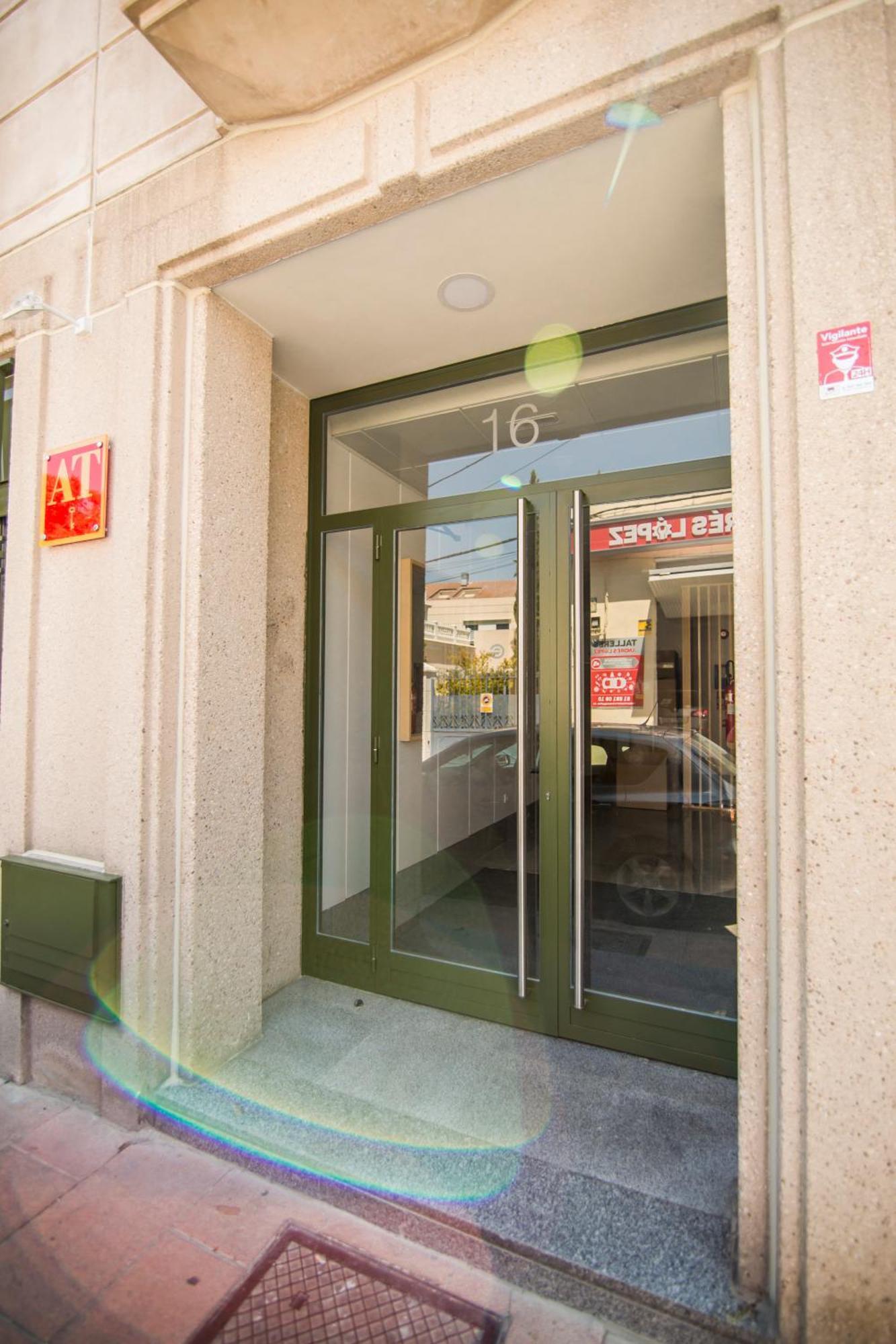 Apartamentos Plaza De Santiago - Estudios Turisticos - 1 Llave Pinto Extérieur photo